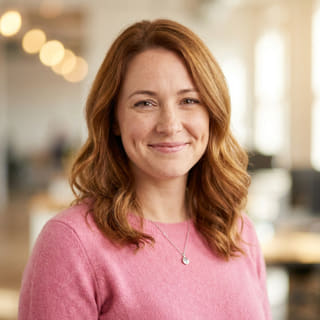 Emily Watson, chargée du Service Client au sein de Robuste Termévoire